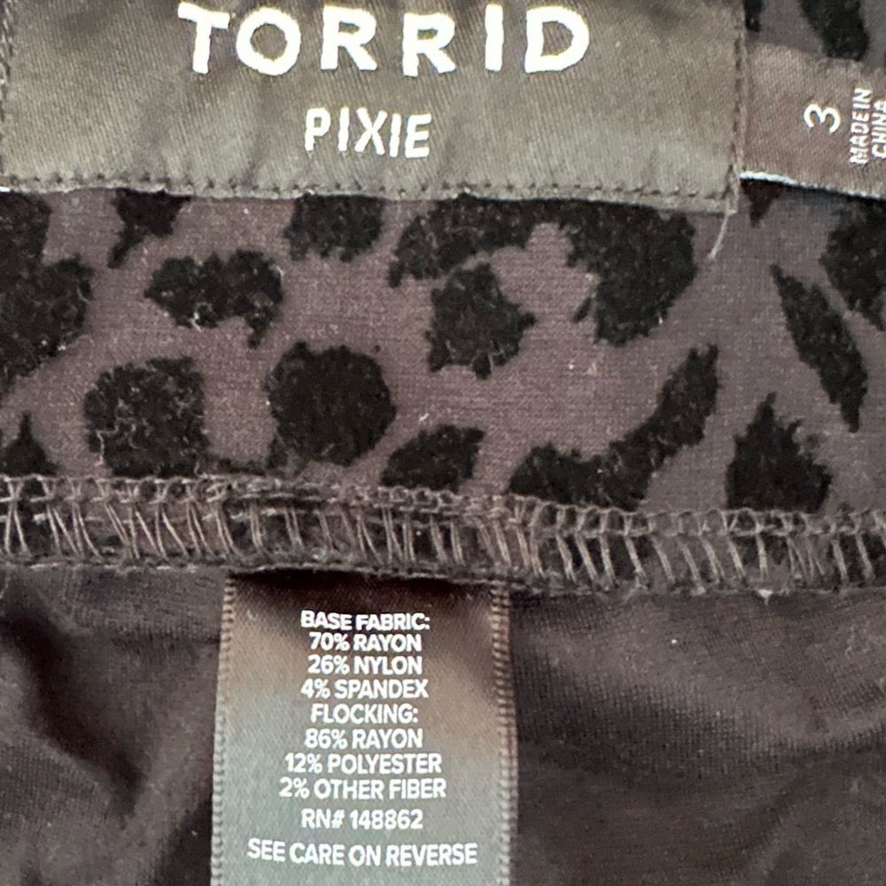 Torrid Pants Pixie Skinny Studio Luxe Ponte High-Rise Flocked Print Pant 3 3X - Picture 5 of 13